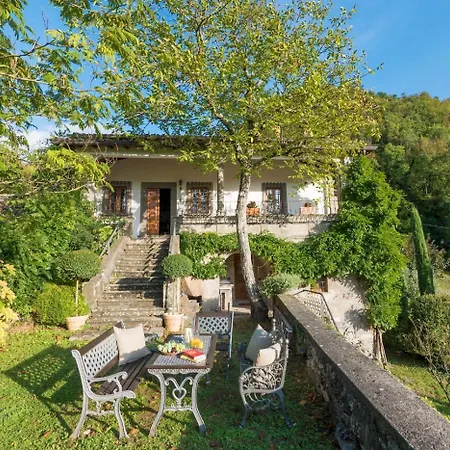 فيلة Casa Al Colle *